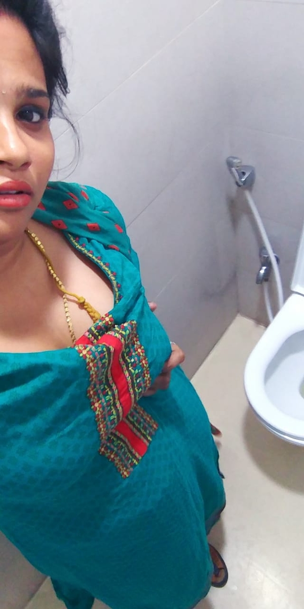 big-boobs-tamil-girlfriend-viral-nudes-leaked-003