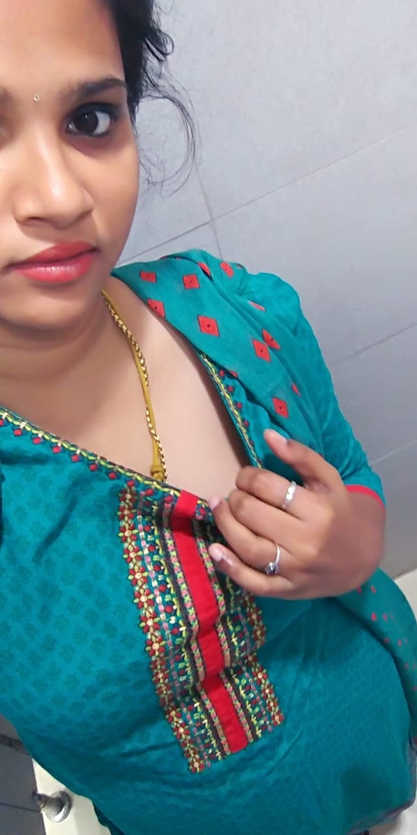 big-boobs-tamil-girlfriend-viral-nudes-leaked-006