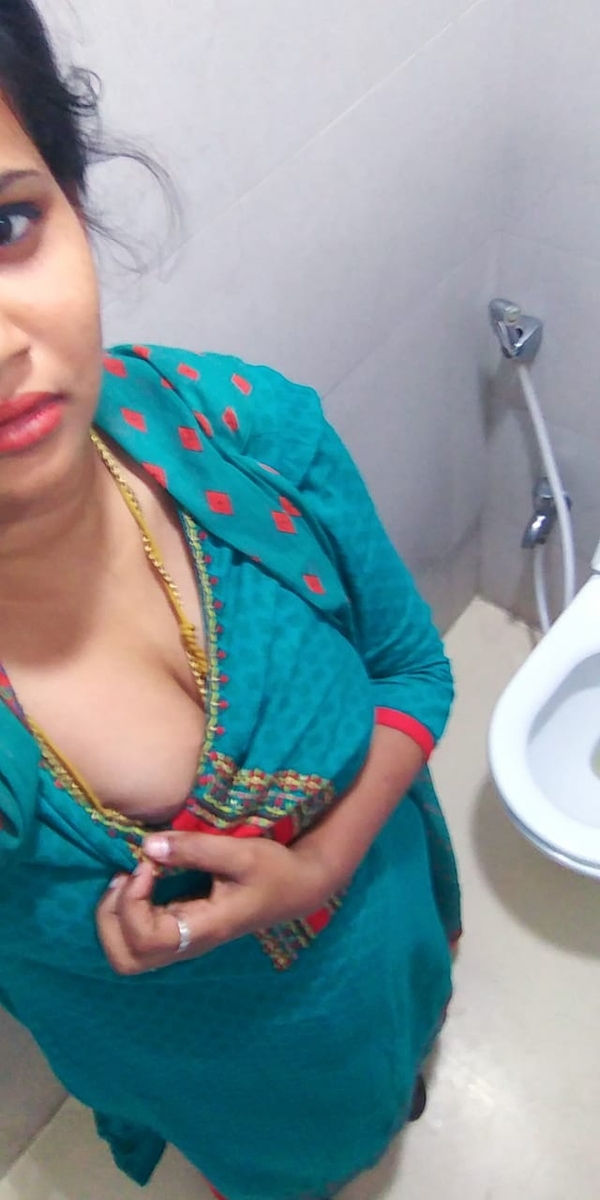 big-boobs-tamil-girlfriend-viral-nudes-leaked-008