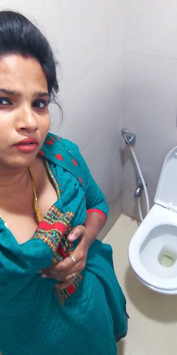 big-boobs-tamil-girlfriend-viral-nudes-leaked-011