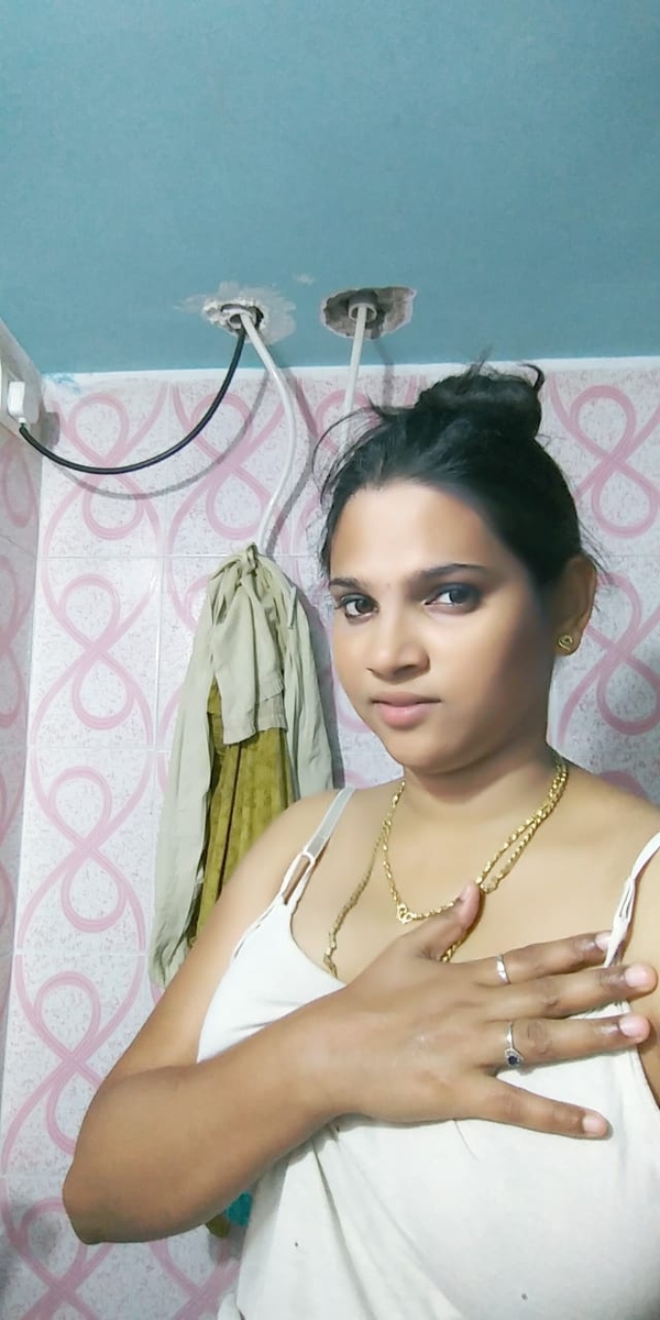 big-boobs-tamil-girlfriend-viral-nudes-leaked-016