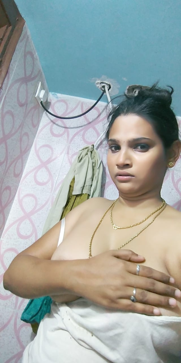 big-boobs-tamil-girlfriend-viral-nudes-leaked-018