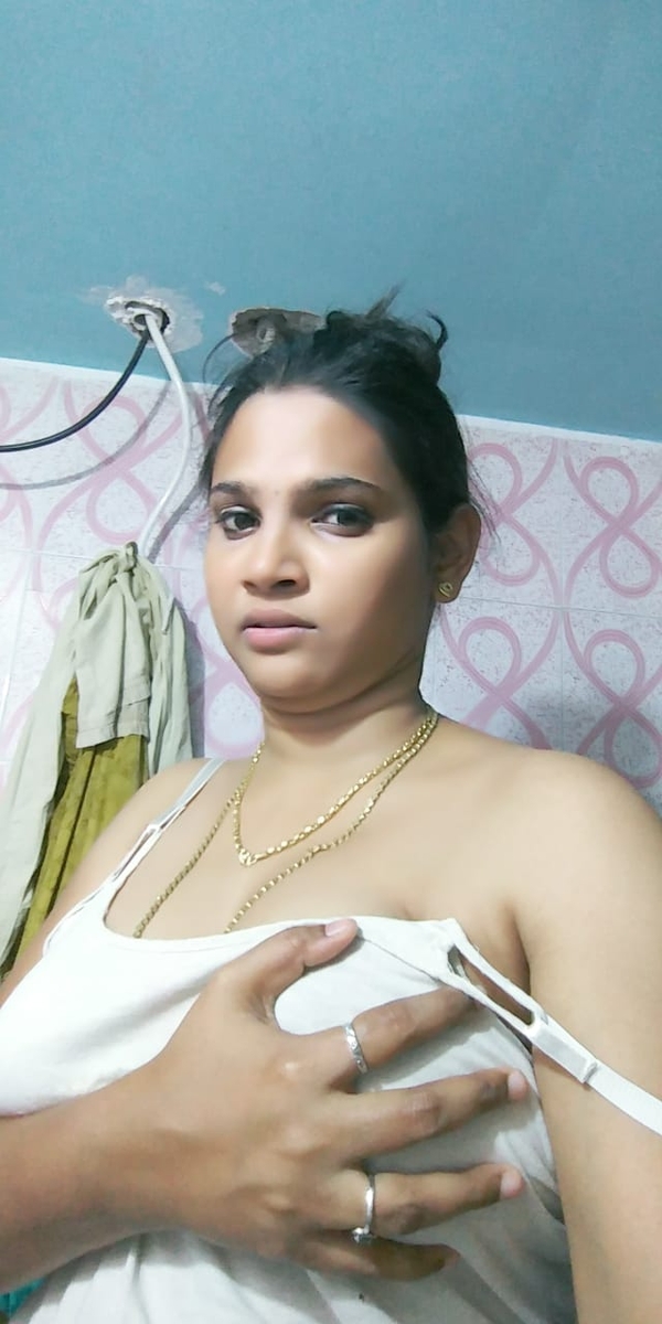 big-boobs-tamil-girlfriend-viral-nudes-leaked-024