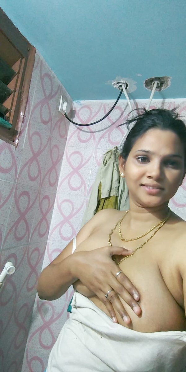 big-boobs-tamil-girlfriend-viral-nudes-leaked-030