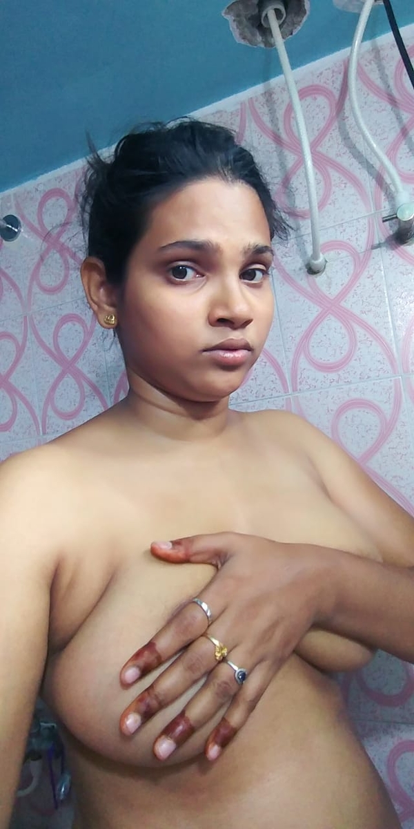 big-boobs-tamil-girlfriend-viral-nudes-leaked-035