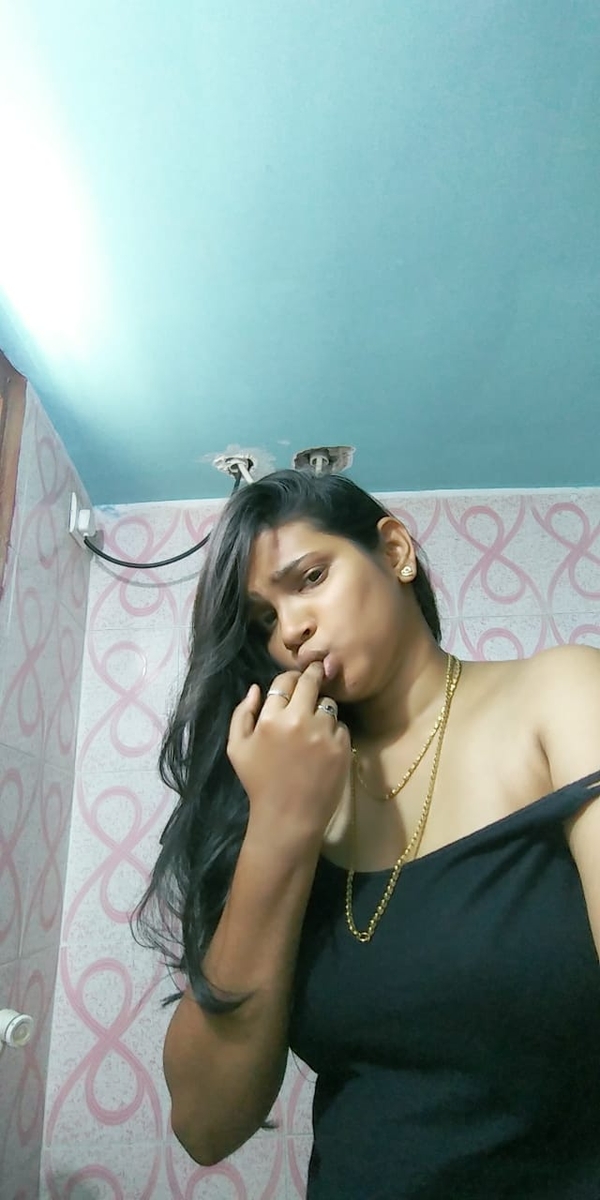 big-boobs-tamil-girlfriend-viral-nudes-leaked-040