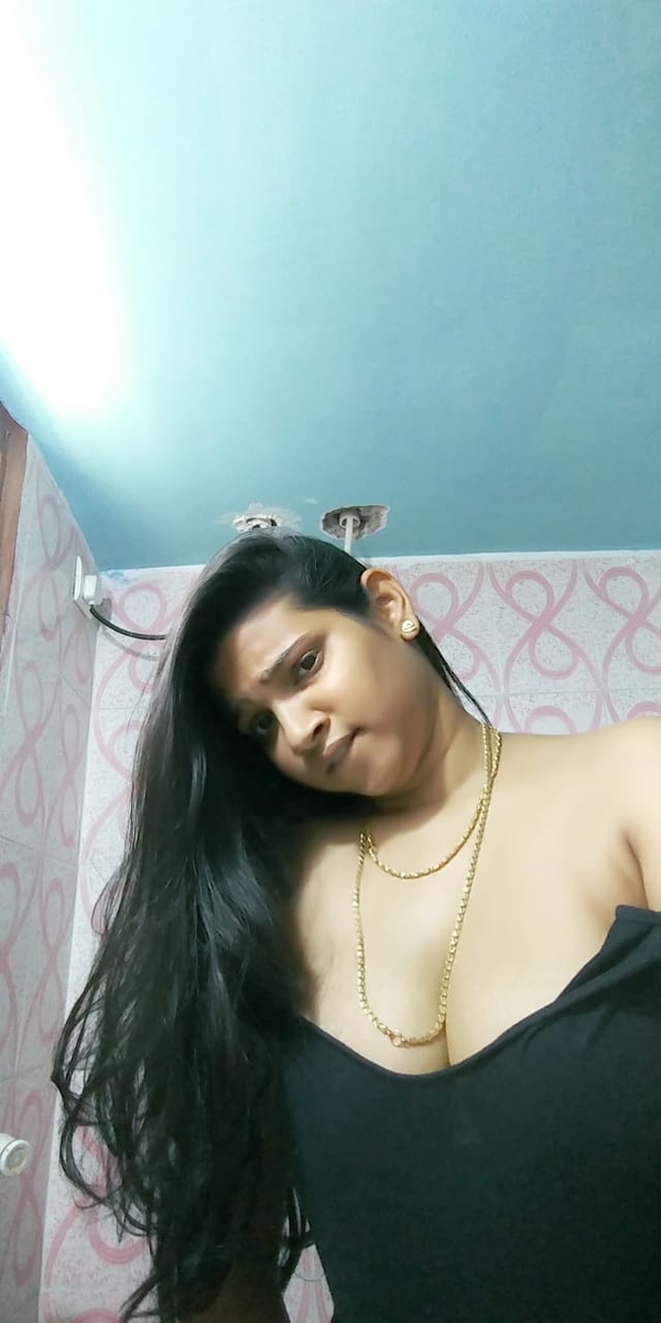big-boobs-tamil-girlfriend-viral-nudes-leaked-042
