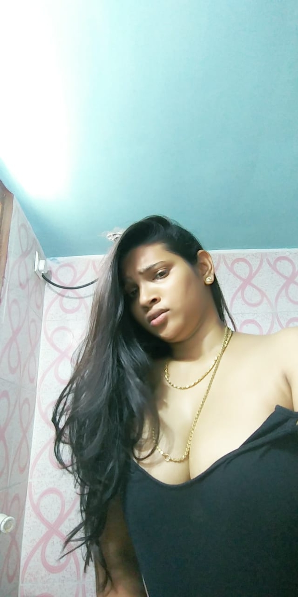 big-boobs-tamil-girlfriend-viral-nudes-leaked-046