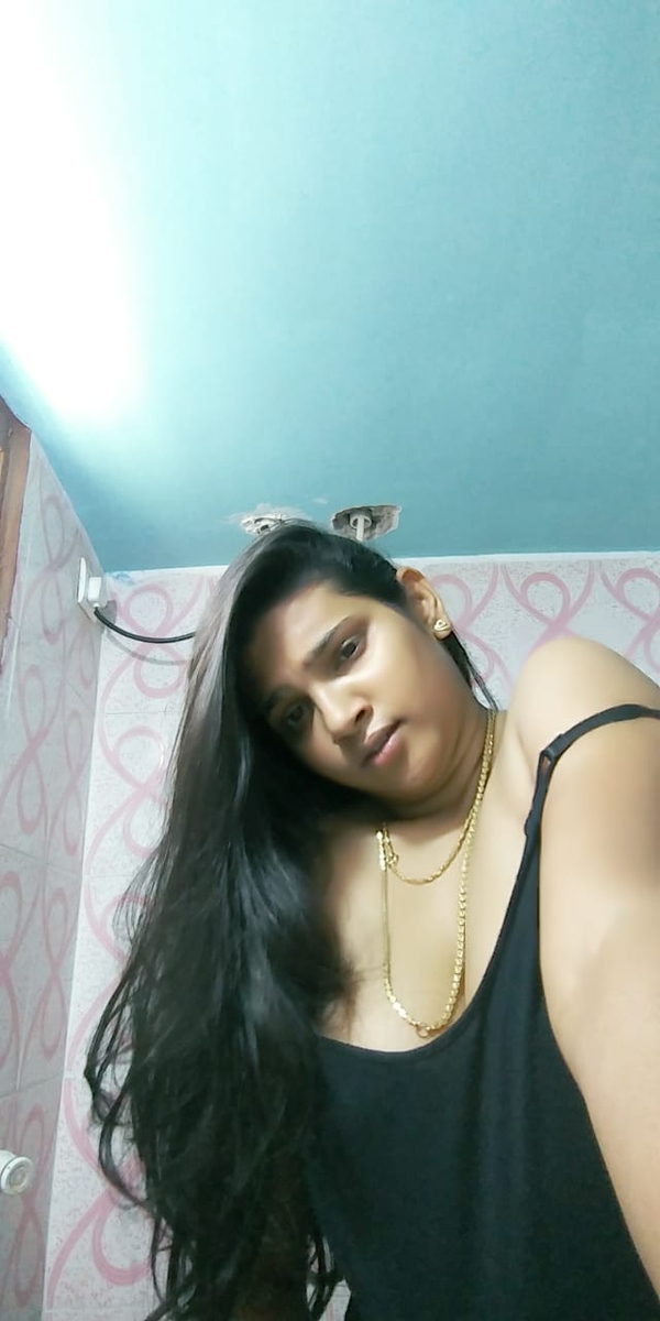 big-boobs-tamil-girlfriend-viral-nudes-leaked-050