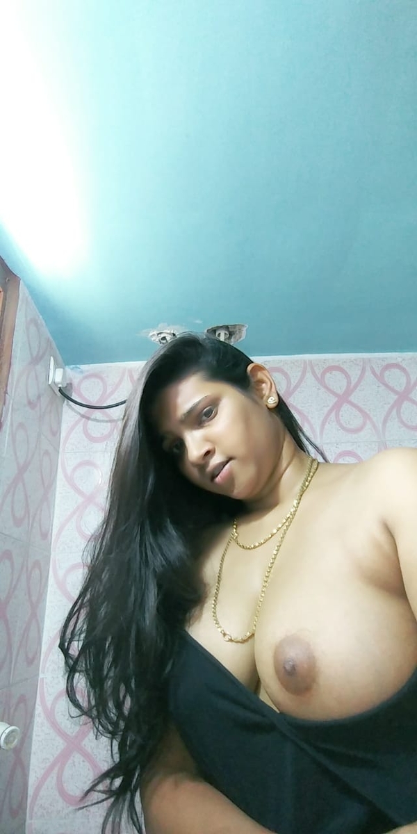 big-boobs-tamil-girlfriend-viral-nudes-leaked-053