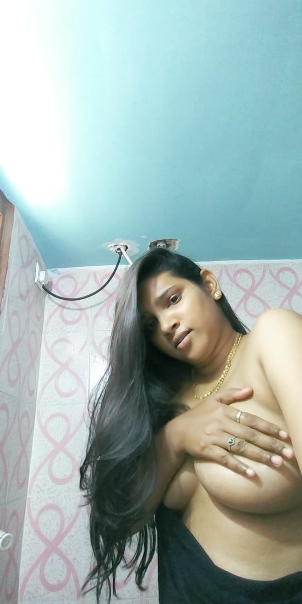 big-boobs-tamil-girlfriend-viral-nudes-leaked-059